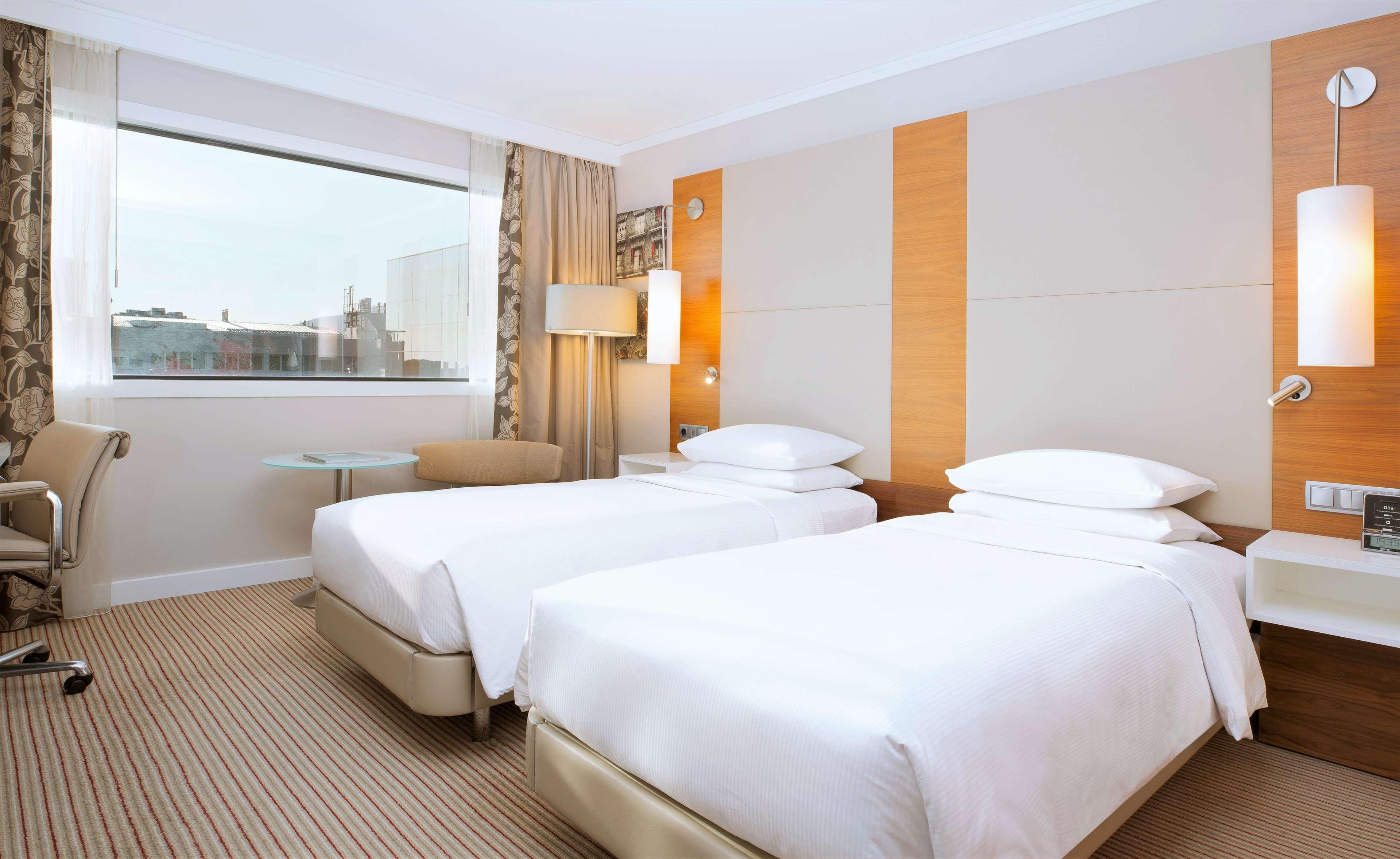 Hilton Barcelona Hotel Bagian luar foto