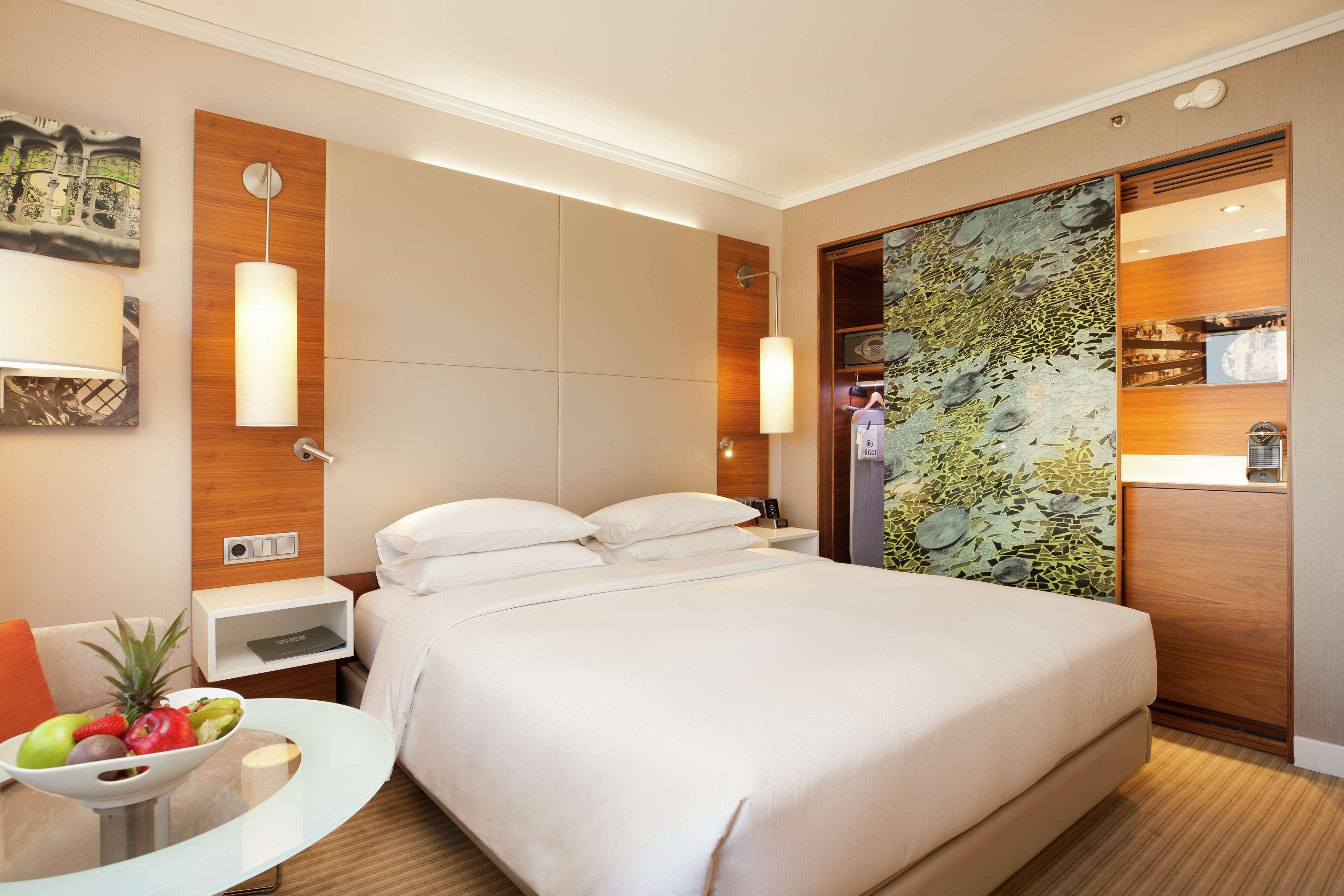 Hilton Barcelona Hotel Bagian luar foto